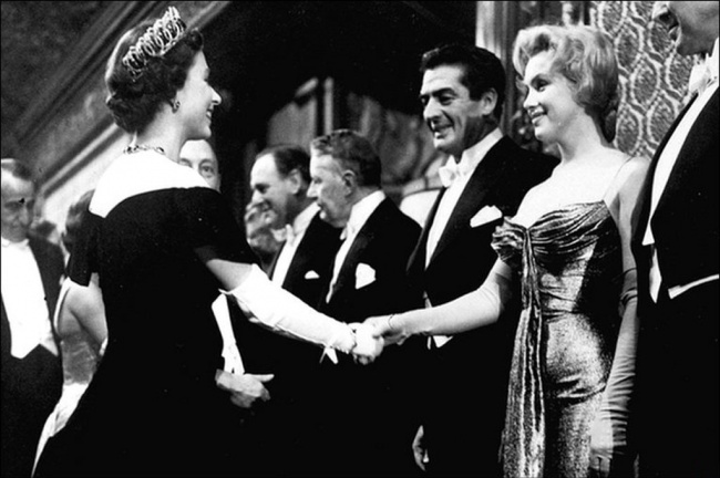 Marilyn Monroe meets Queen Elizabeth II, 1956.