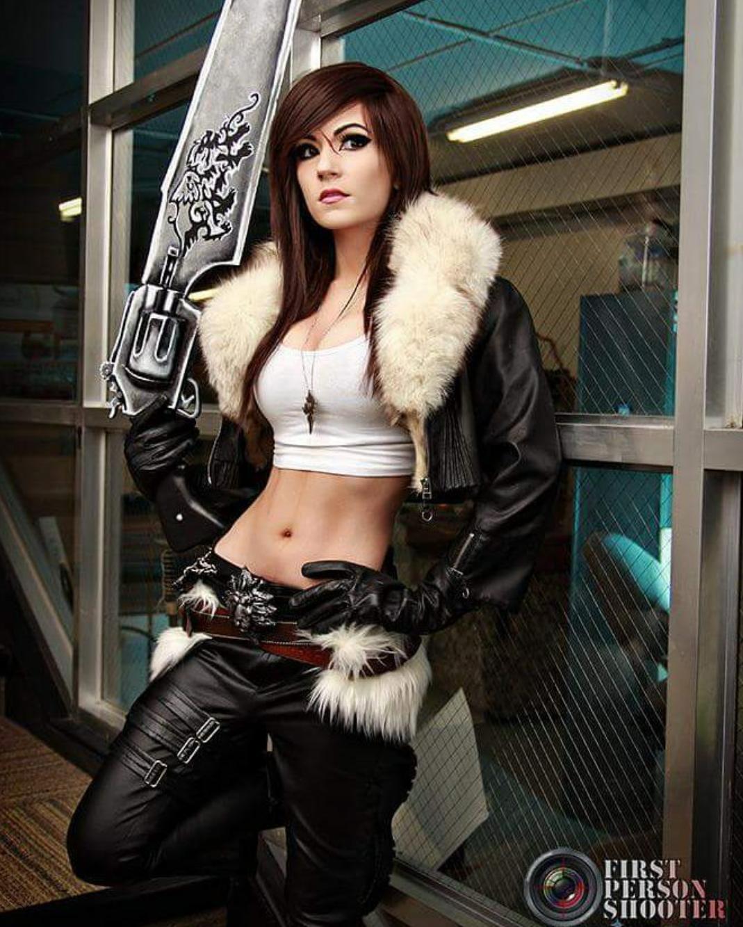 squall leonhart cosplay female - First Person Siiooter