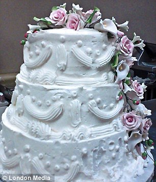 17 Tasty Wedding Cake Disasters