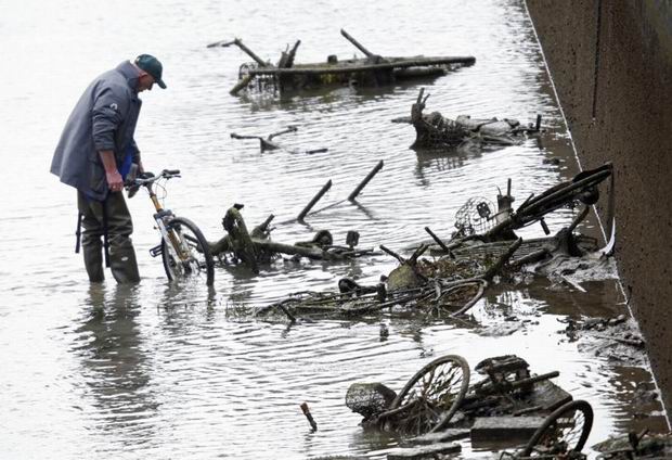 People of France claim it was the tourists that come and leave a mess. Ungrateful much?