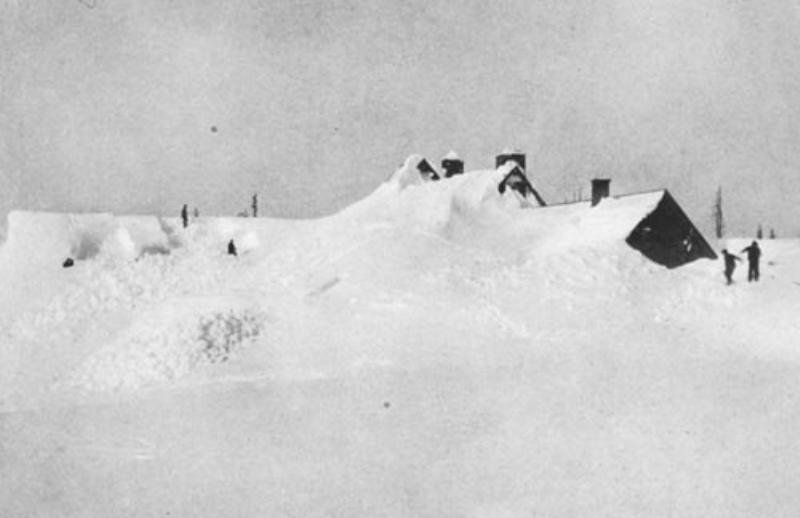 3. The heaviest snowfall in 24 hours occurred in 1921. A whopping 75.8 inches of snow fell from the sky and covered – more like buried – Silver Lake, Colorado in snow in April of 1921.