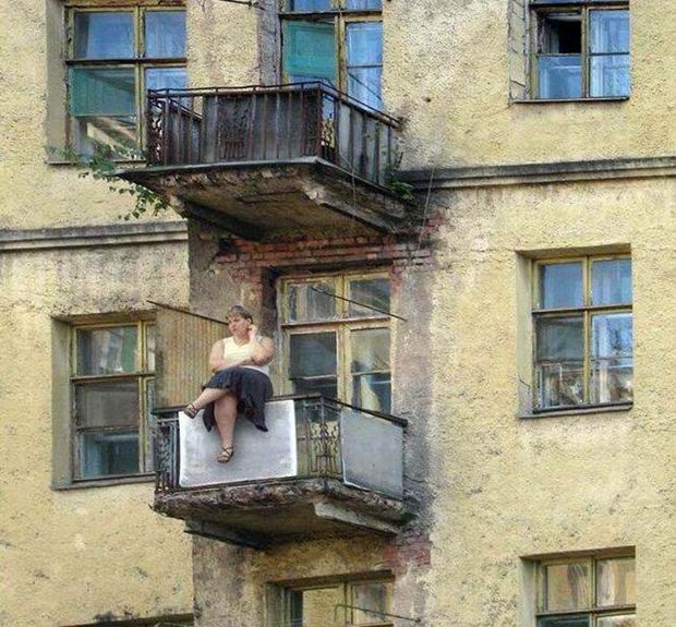 Instructions unclear, failed in using balcony.