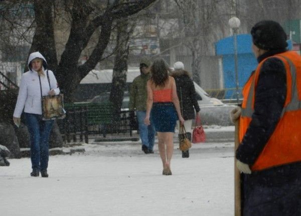 20 Photos Of Winter-Defying Russians