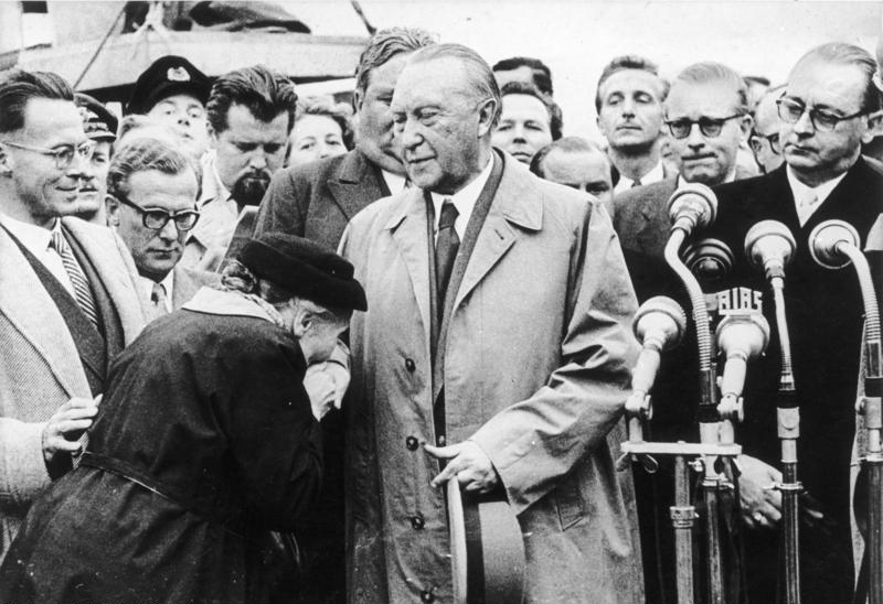 Adenauer returned to Cologne after he negotiated the release of the last 10,000 war prisoners with the Soviet government, 1955.