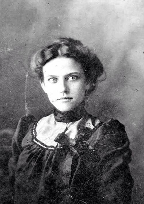 Proof Overly Attached Girlfriend is an immortal, 1890s.