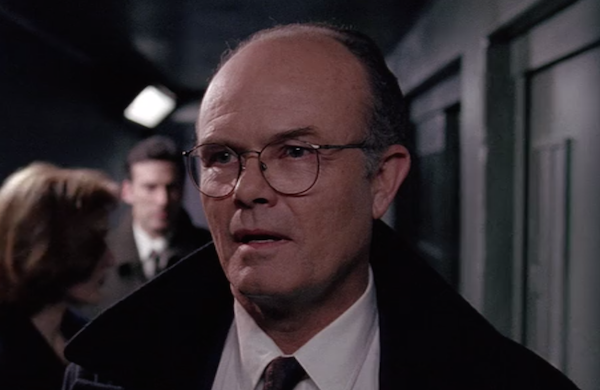 Kurtwood Smith. Red Forman was Mulder's mentor in season's 3 "Grotesque".