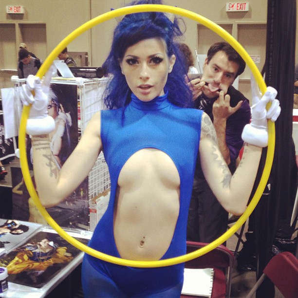 sexy sonic the hedgehog cosplay - Bent Exit