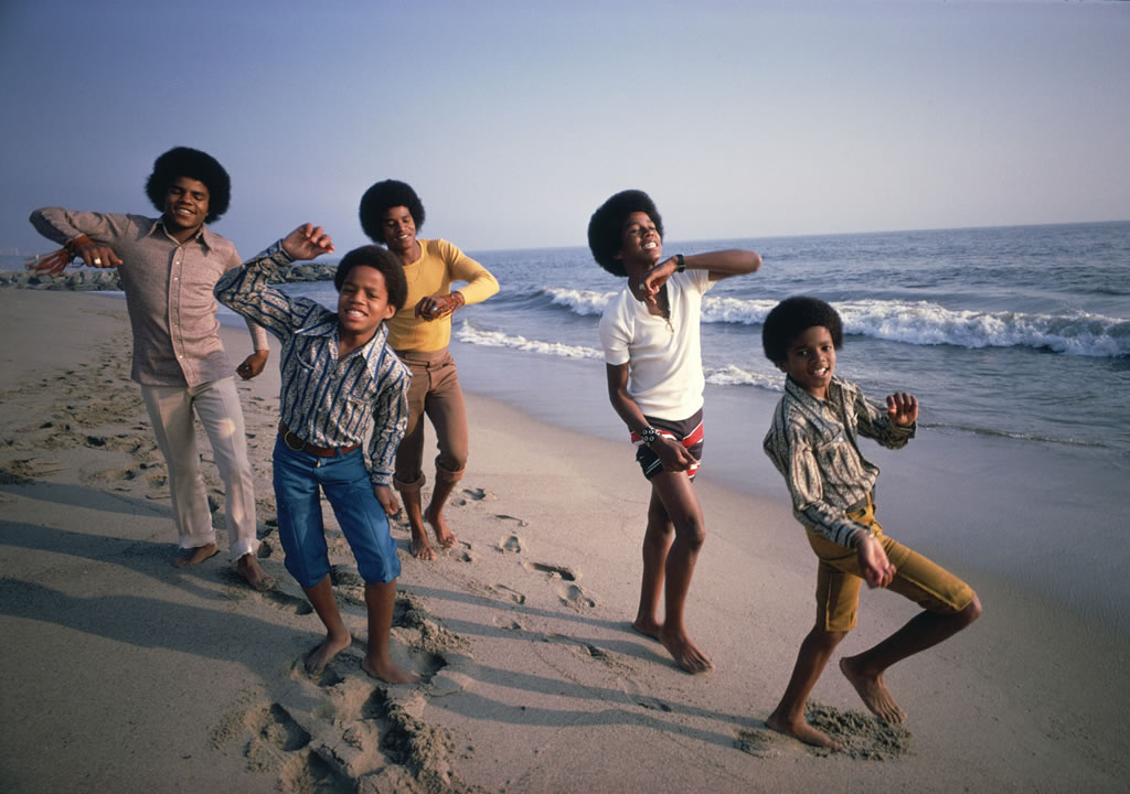 A jolly Jackson 5 bunch in Malibu