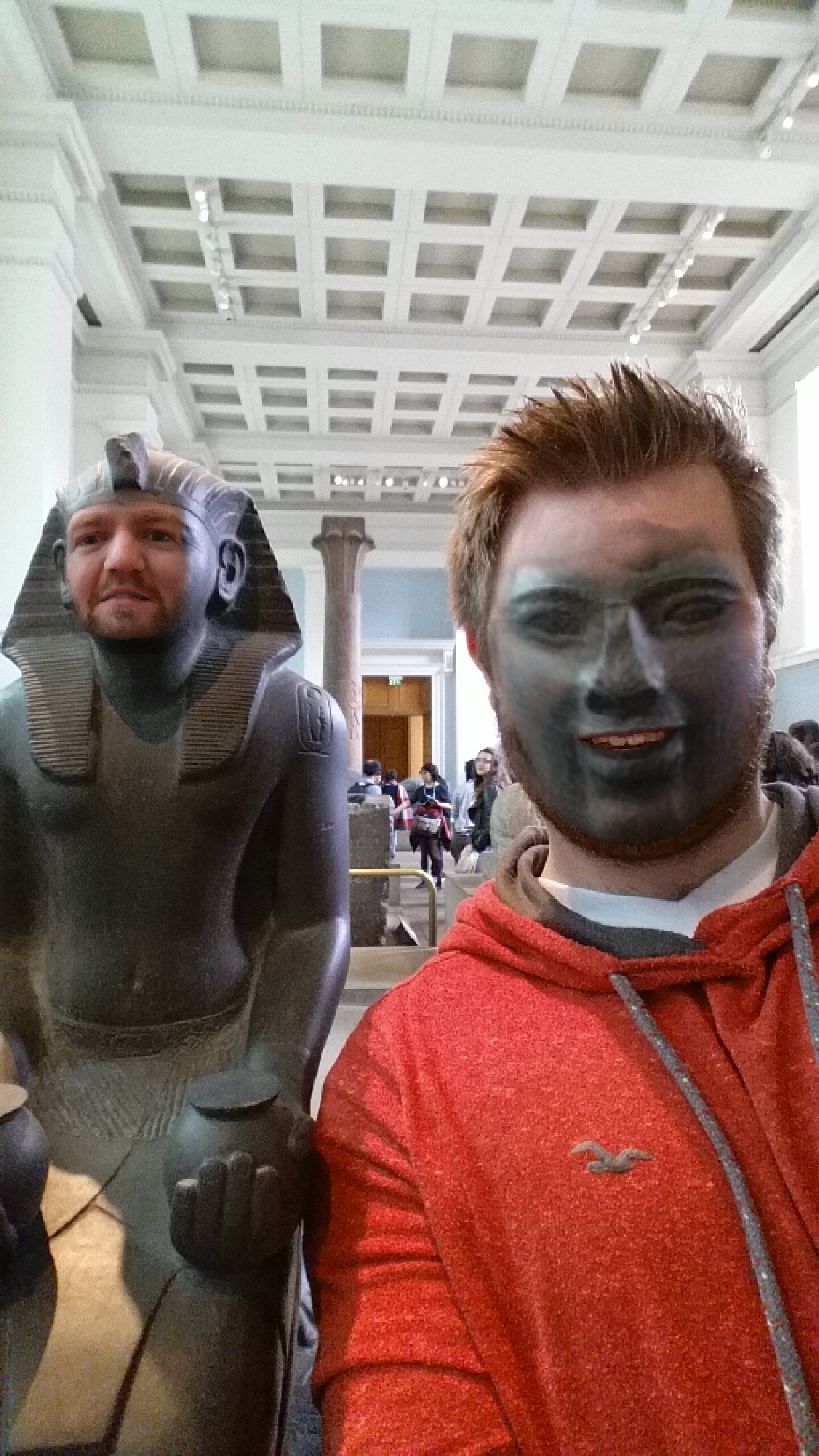 Proof That Museum Is A Hilariously Perfect Place For A Face Swap