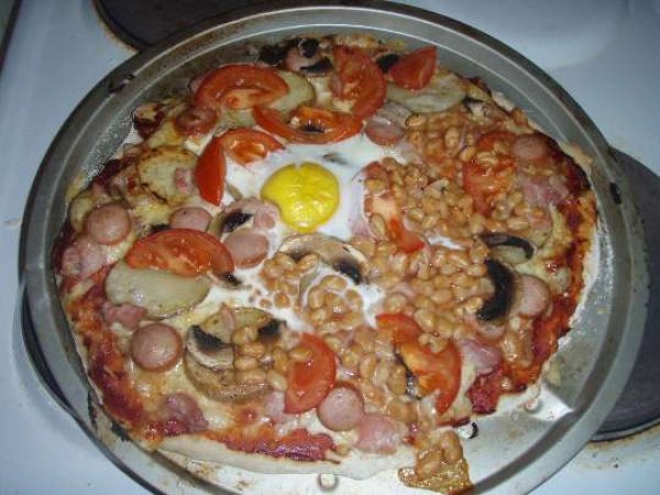 Full English Breakfast Pizza