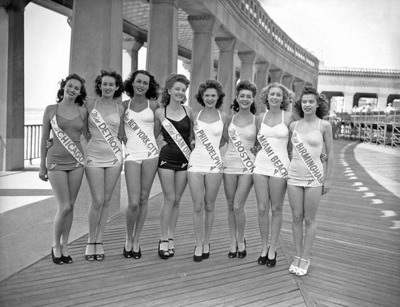 Miss America contestants in 1945.