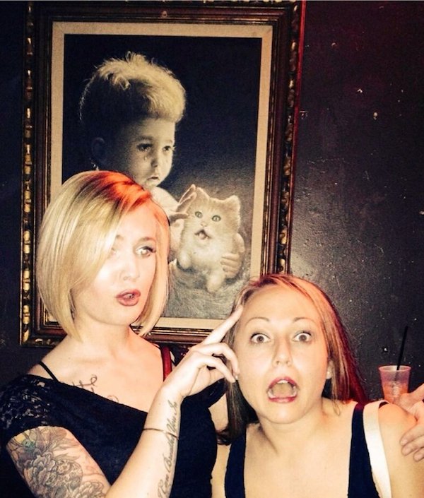 23 Cute Girls Caught Showing Their Goofy Side