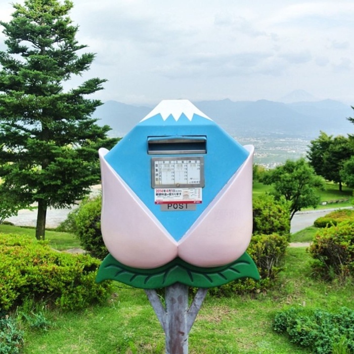 Nothing in Japan can be normal... even the mailboxes. So enjoy these, as creative as they are weird.