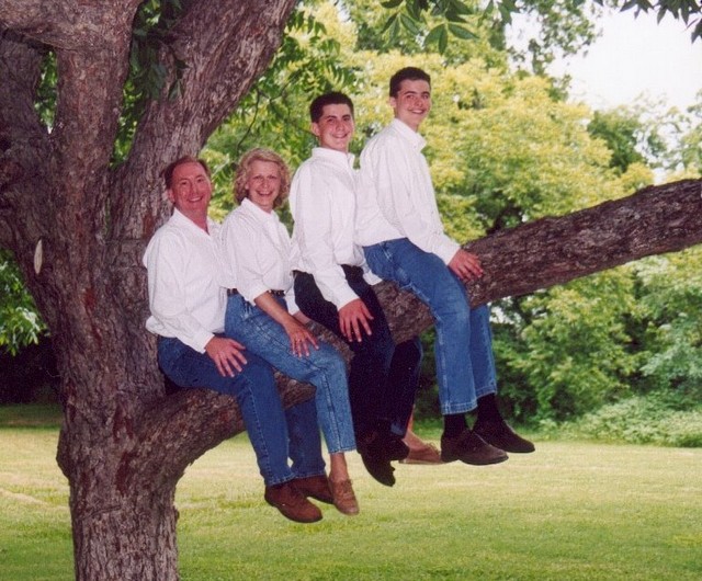 awkward family photos tree