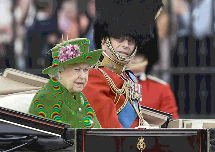 The British Queen Makes A Grave Mistake Of Dressing Like A Green-Screen