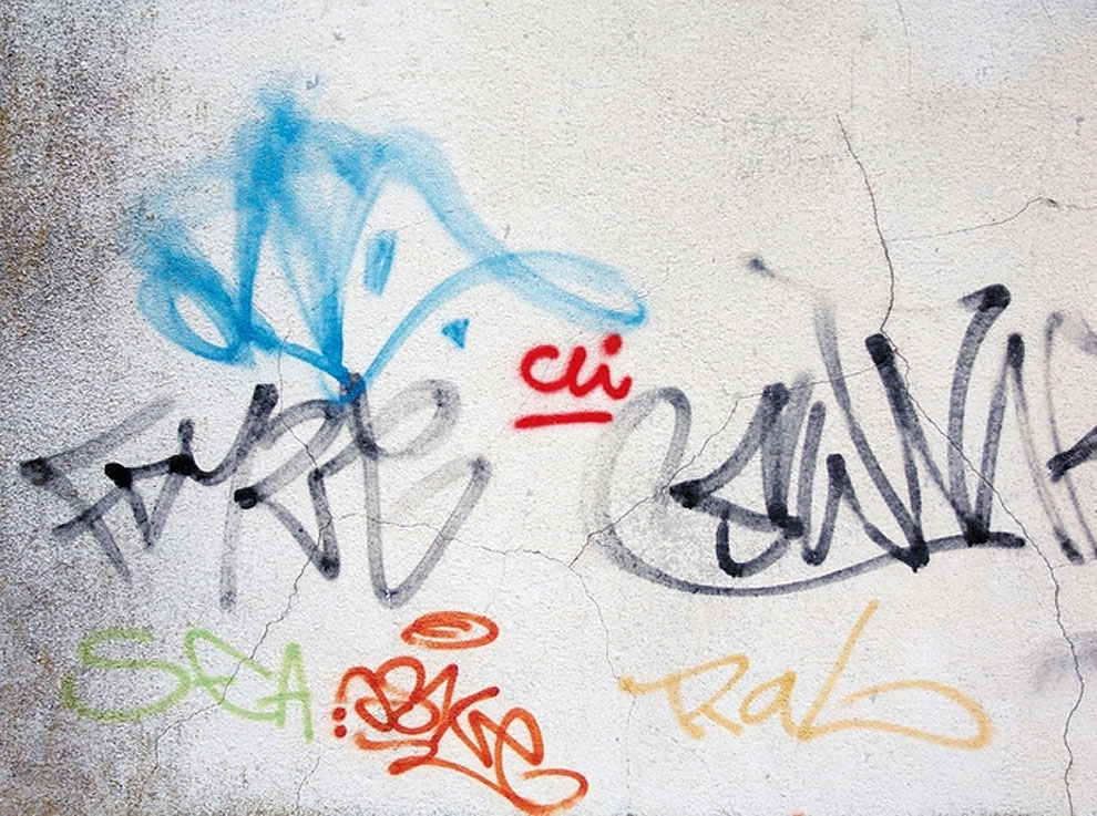 Graffiti Artist Trolls Graffiti Vandals