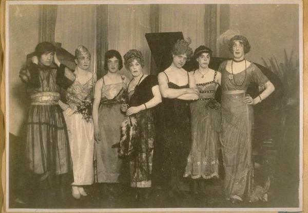 Rare picture from the prohibition with police officers disguised as women to catch smugglers. If might've even work if some of them didn't skip a shave that day.