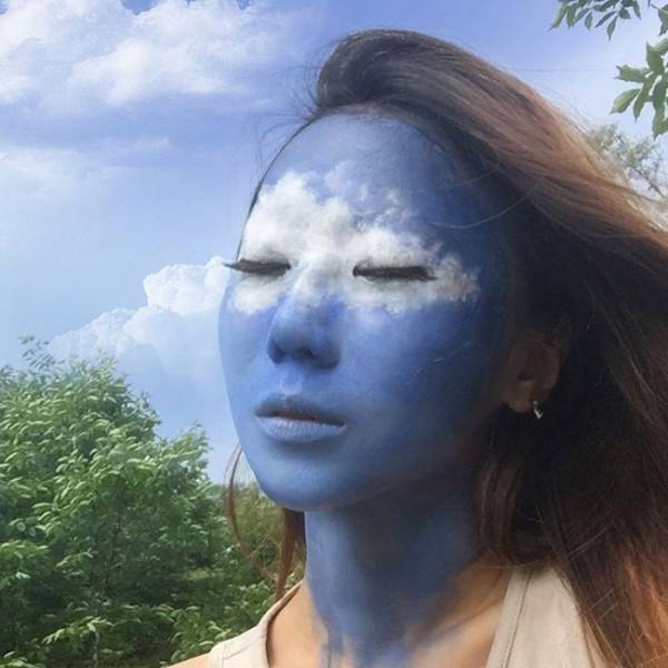 Very Talented Korean Artist Creates Optical Illusions With Her Face