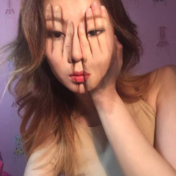 Very Talented Korean Artist Creates Optical Illusions With Her Face