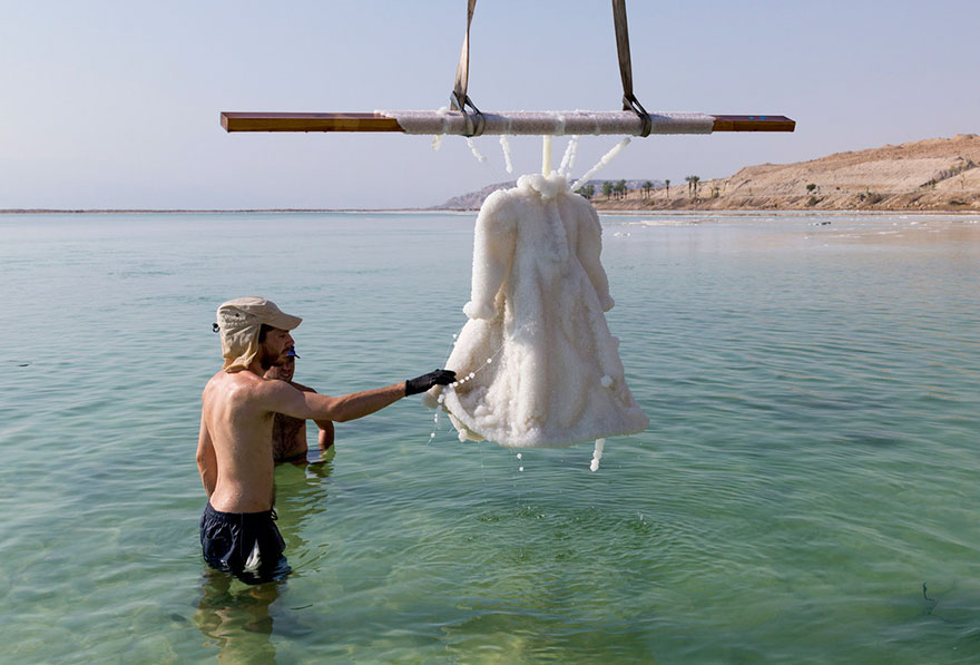 Artist Leaves Dress In The Dead Sea For 2 Years The Effect Is Magnificent