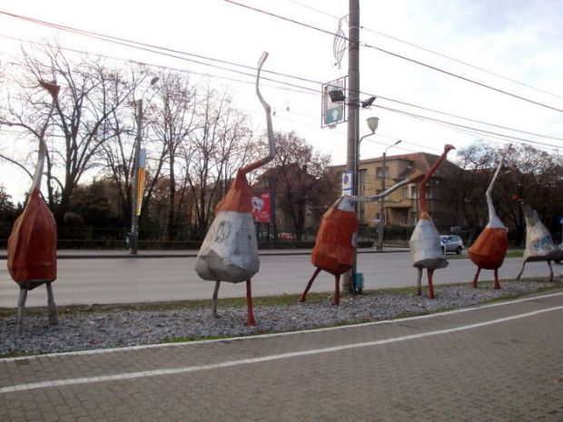 19 Weirdest Statues You Wish You Never Saw