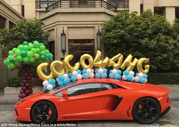 He even wrote her name on his car, which fortunately he did not give to her...