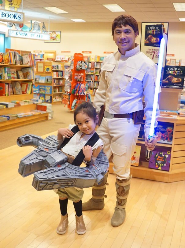 20 Costume Father Daughter Duos That Will Make Your Eyes Wet