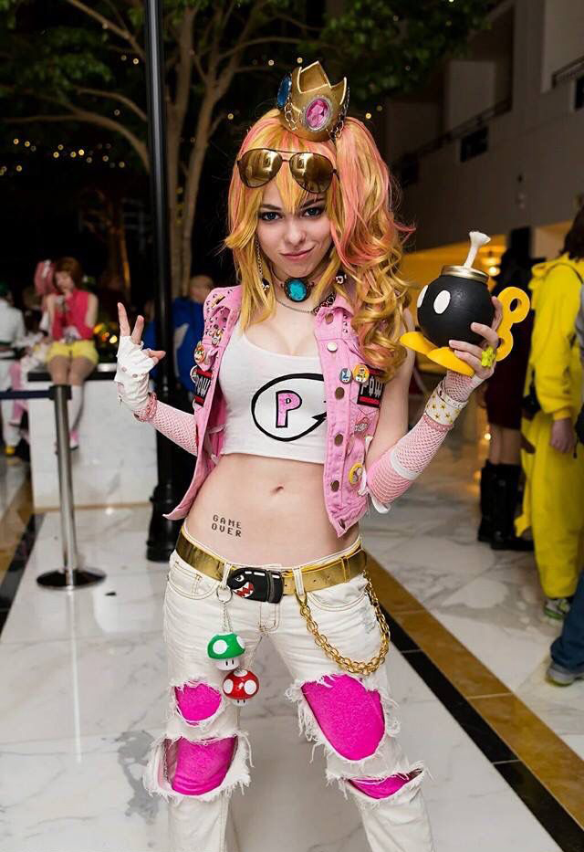 funny gaming memes - cosplay princesse peach