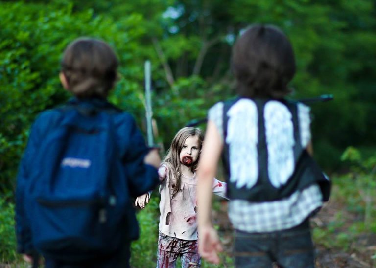  Walking Dead Photo-shoot Stirs Up Controversy
