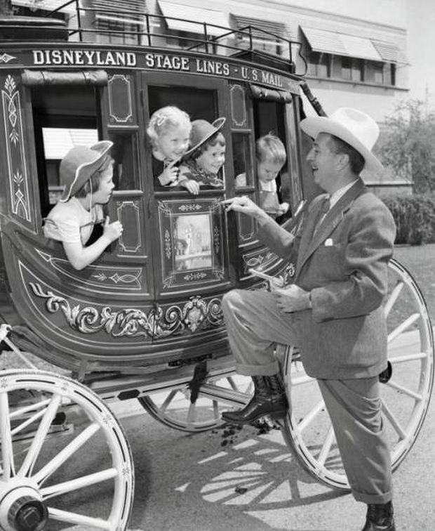 24 Mesmerizing Photos From The Historical Opening Of The First Disneyland