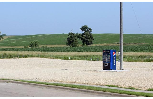 Lone Pepsi machine in Iowa