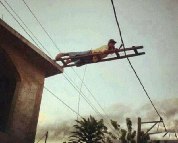 25 Images Of Those Who Don't Know What Safety First Means