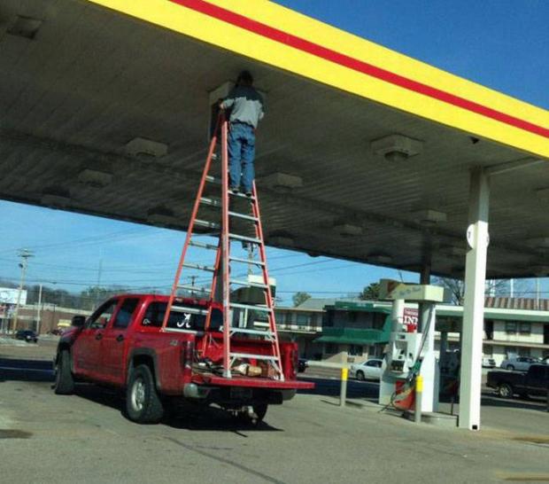 25 Images Of Those Who Don't Know What Safety First Means