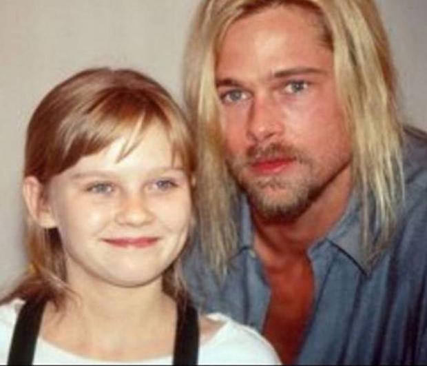 Kirsten Dunst reminded us she was vampire buddies with Brad Pitt in 1994.