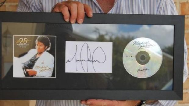 Signed album by Michael Jackson.