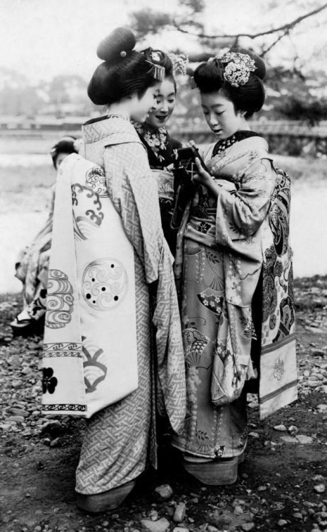 Geishas, Japan, 1920s.
