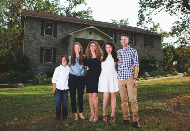 Cara Brookins had enough of assholes. She decided to start a new chapter with her four kids.