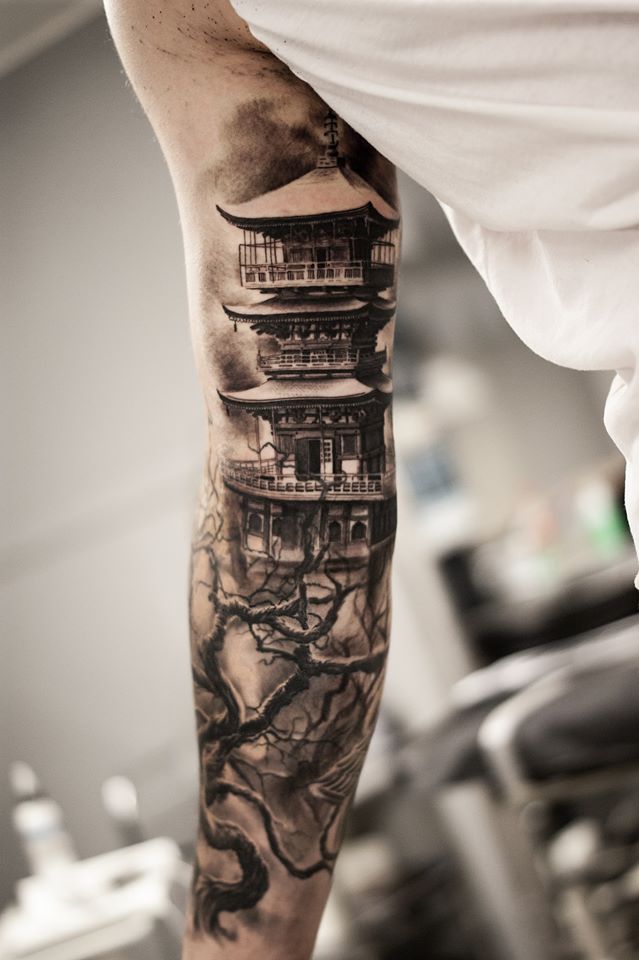 23 Breathtaking Tattoos That Took Ingenuity To Ink