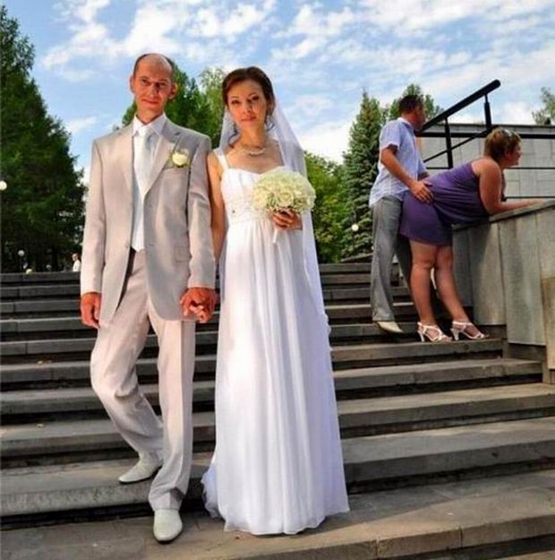 russia - photobomb wedding