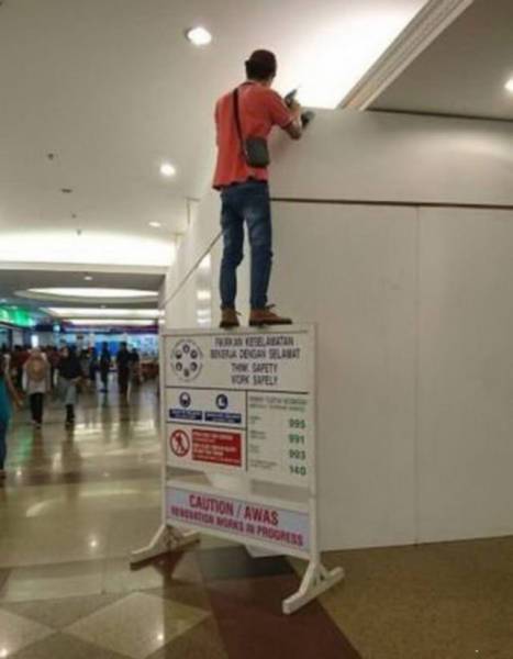 26 Photos Of People Not Knowing The Phrase Safety First