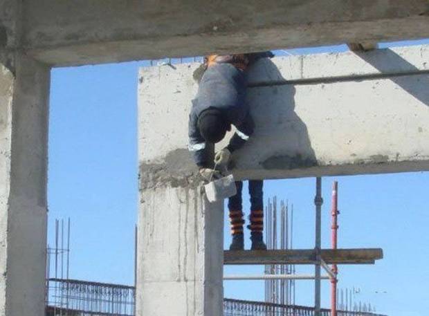 26 Photos Of People Not Knowing The Phrase Safety First