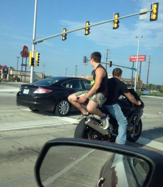 26 Photos Of People Not Knowing The Phrase Safety First