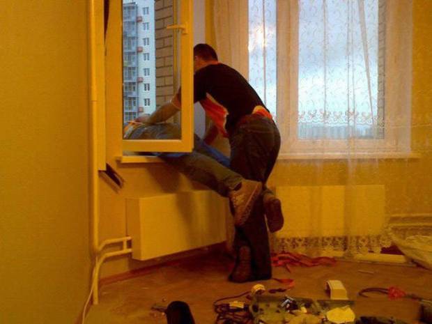 26 Photos Of People Not Knowing The Phrase Safety First