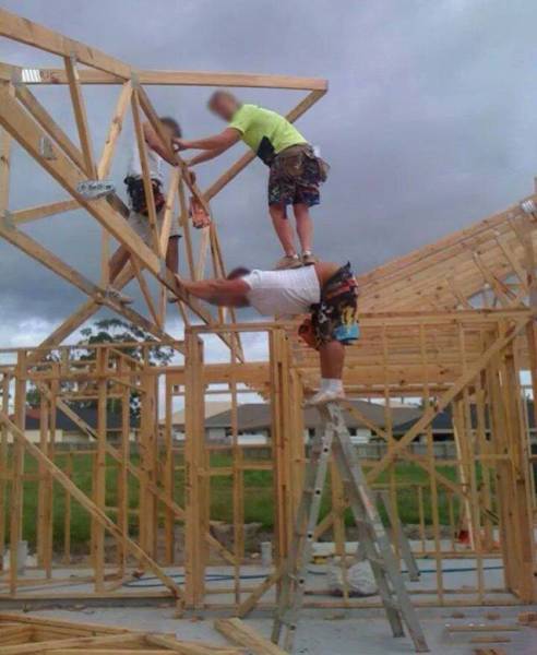 26 Photos Of People Not Knowing The Phrase Safety First