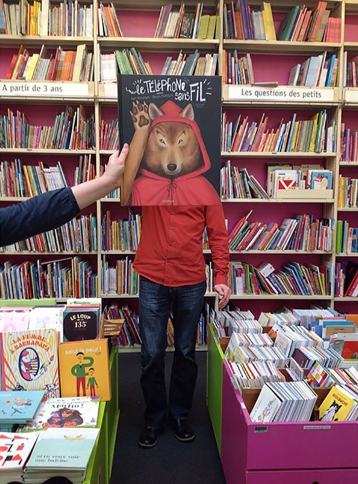 French Bookstores Share A New Fad- Mix Books Into Reality