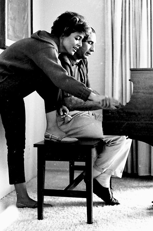 Mel Brooks playing the piano with his wife Anne Bancroft sometime in the mid 1960s. They met in 1961 and were together up until her death in 2005. Mel Brooks turns 91 June 28th this year.