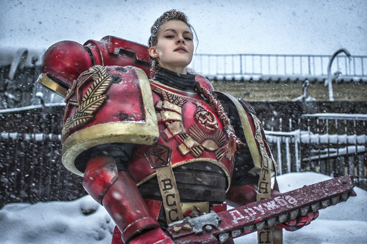 female space marine cosplay