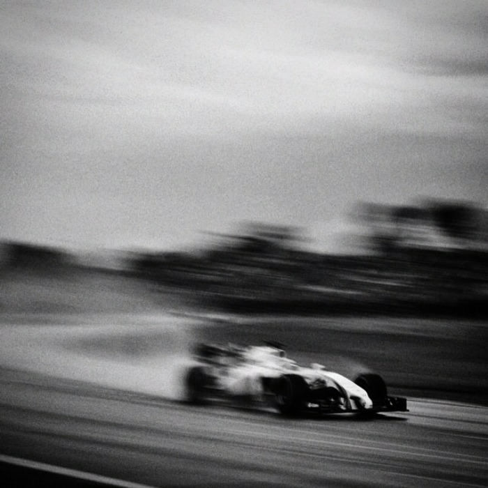 Guy Takes Photos Of F1 With A Hundred Year Old Camera