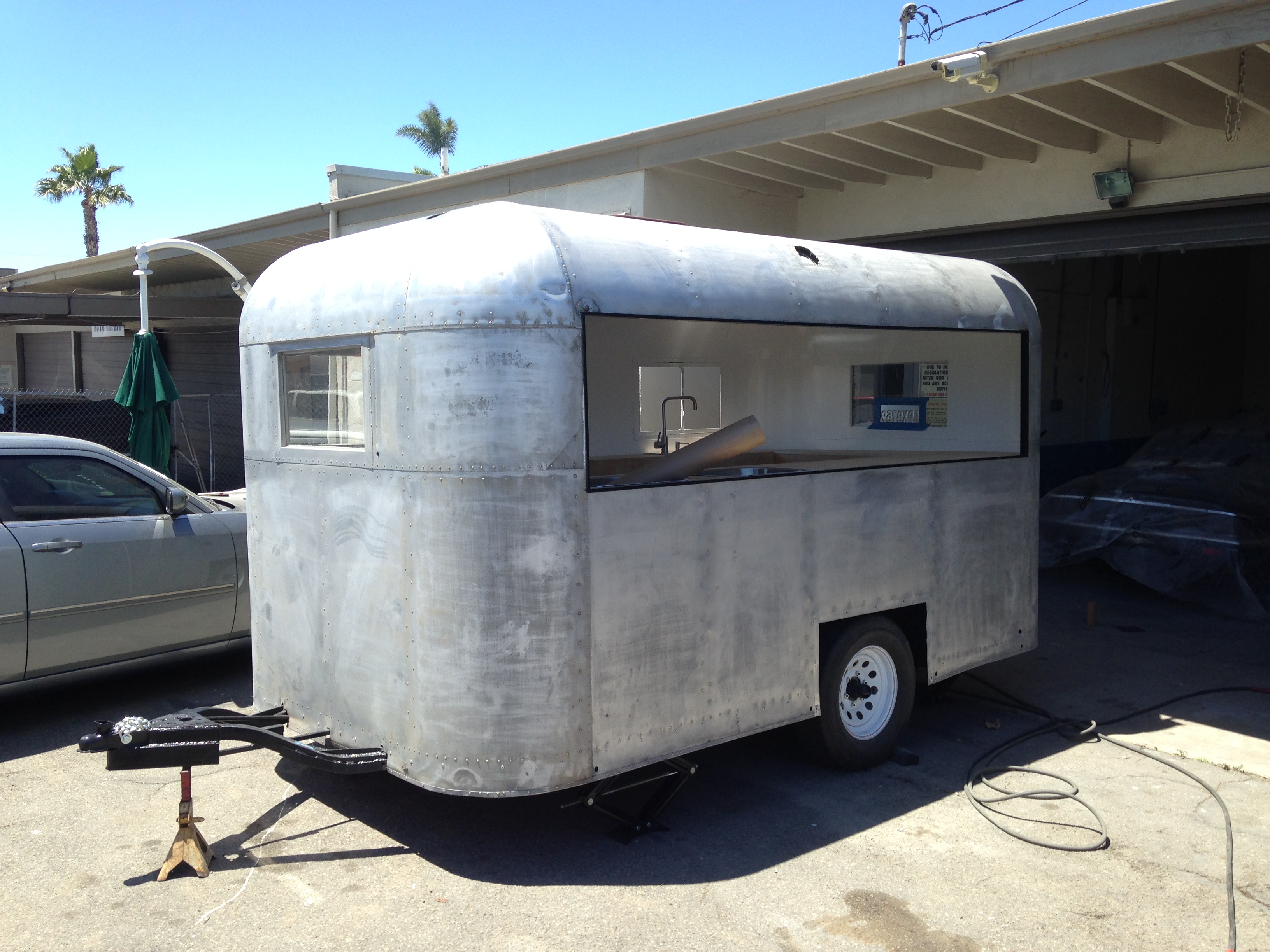 1946 Trailer Gets Turned Into A Bar