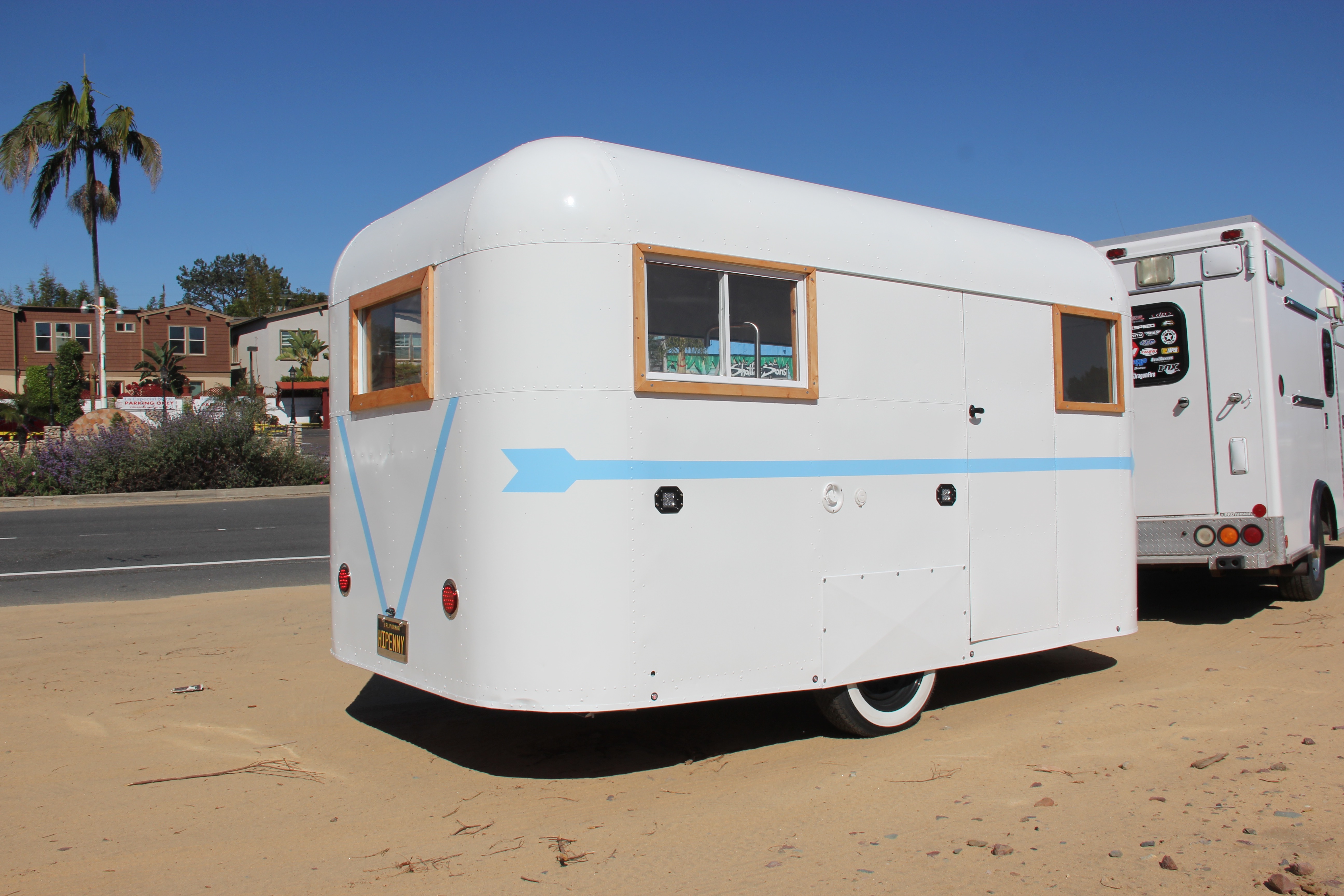 1946 Trailer Gets Turned Into A Bar